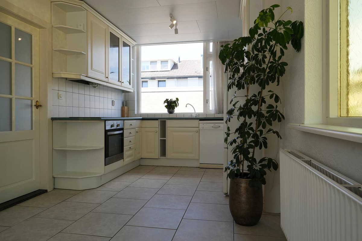 Hoekwoning te koop: Van de Zwaluwestraat 1, Made