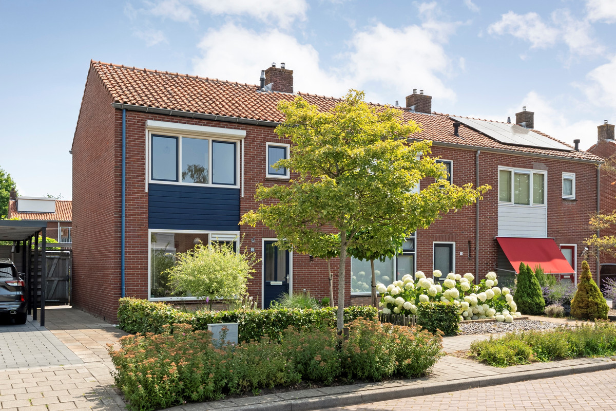 Hoekwoning te koop: Burg.Van Höevellstraat 12, Nieuwleusen