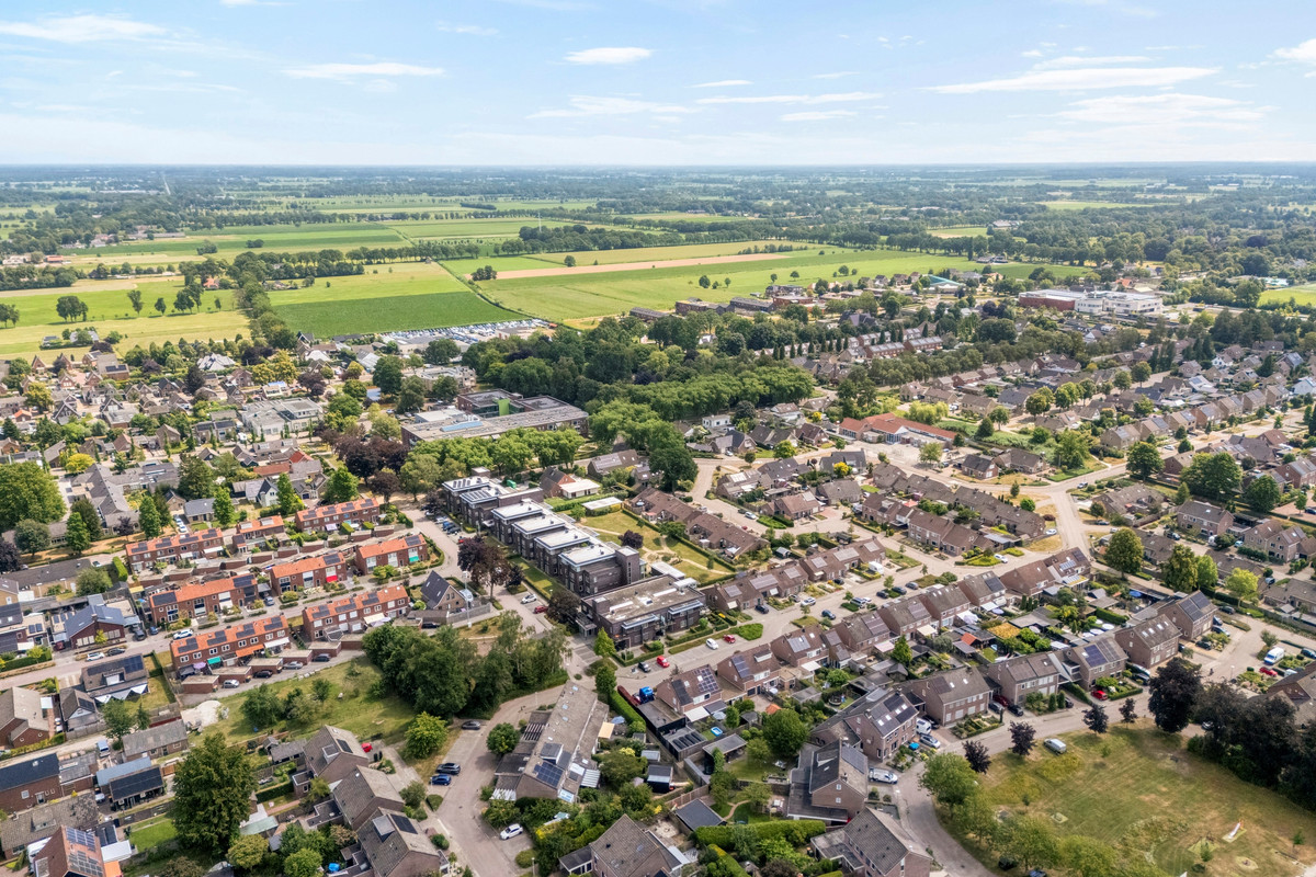 Hoekwoning te koop: Burg.Van Höevellstraat 12, Nieuwleusen