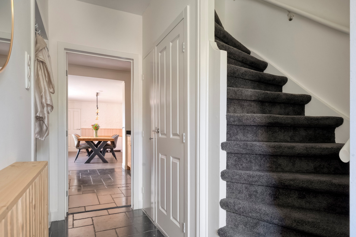 Hoekwoning te koop: Burg.Van Höevellstraat 12, Nieuwleusen