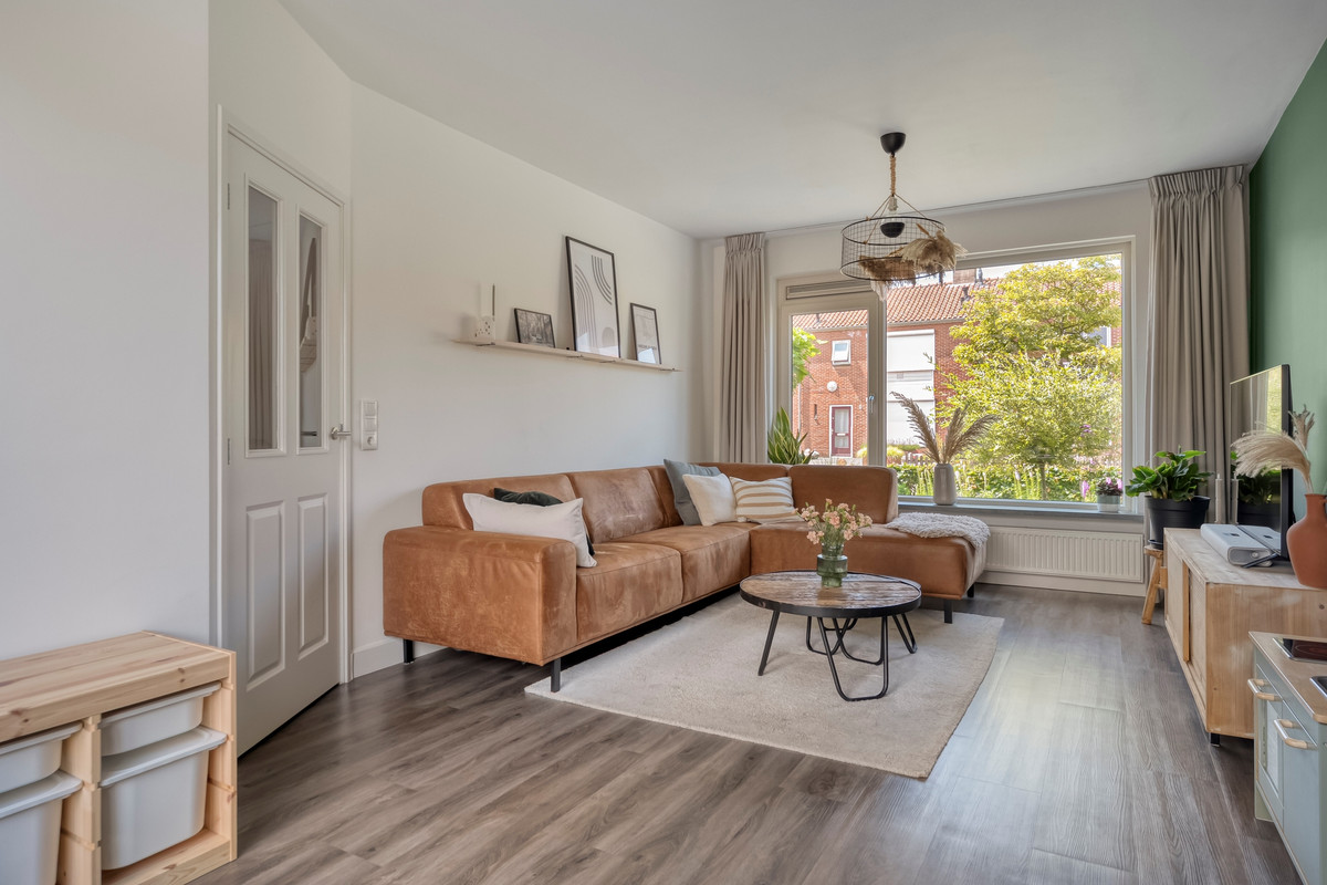 Hoekwoning te koop: Burg.Van Höevellstraat 12, Nieuwleusen