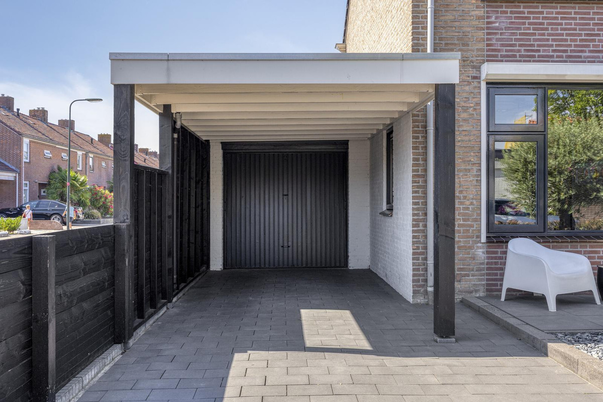 Hoekwoning te koop: Prinses Christinastraat 1, Tholen