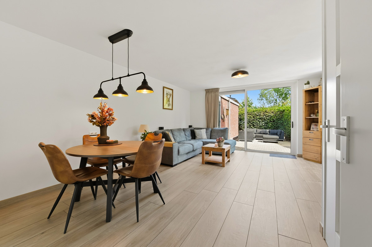 Hoekwoning te koop: Korenmaat 1, Schipluiden