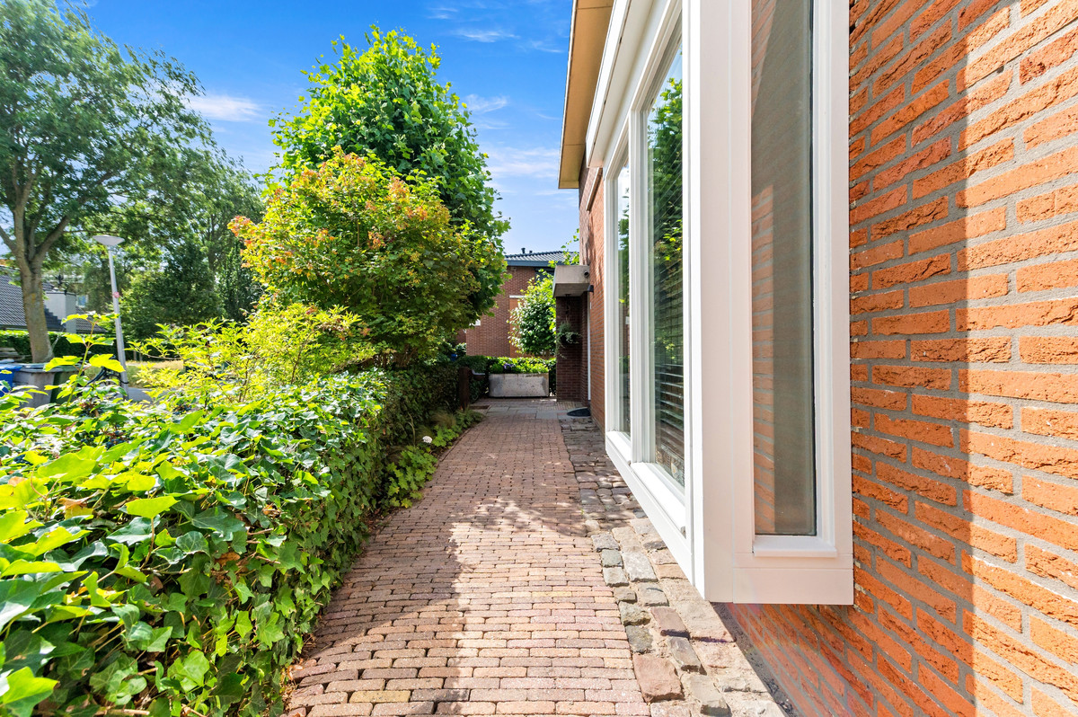 Hoekwoning te koop: Korenmaat 1, Schipluiden