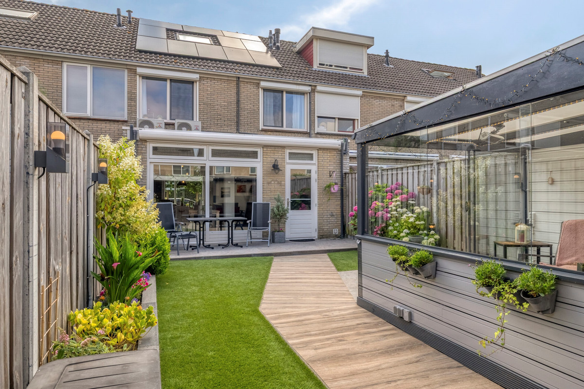 Tussenwoning te koop: Vlierstraat 10, Steenbergen