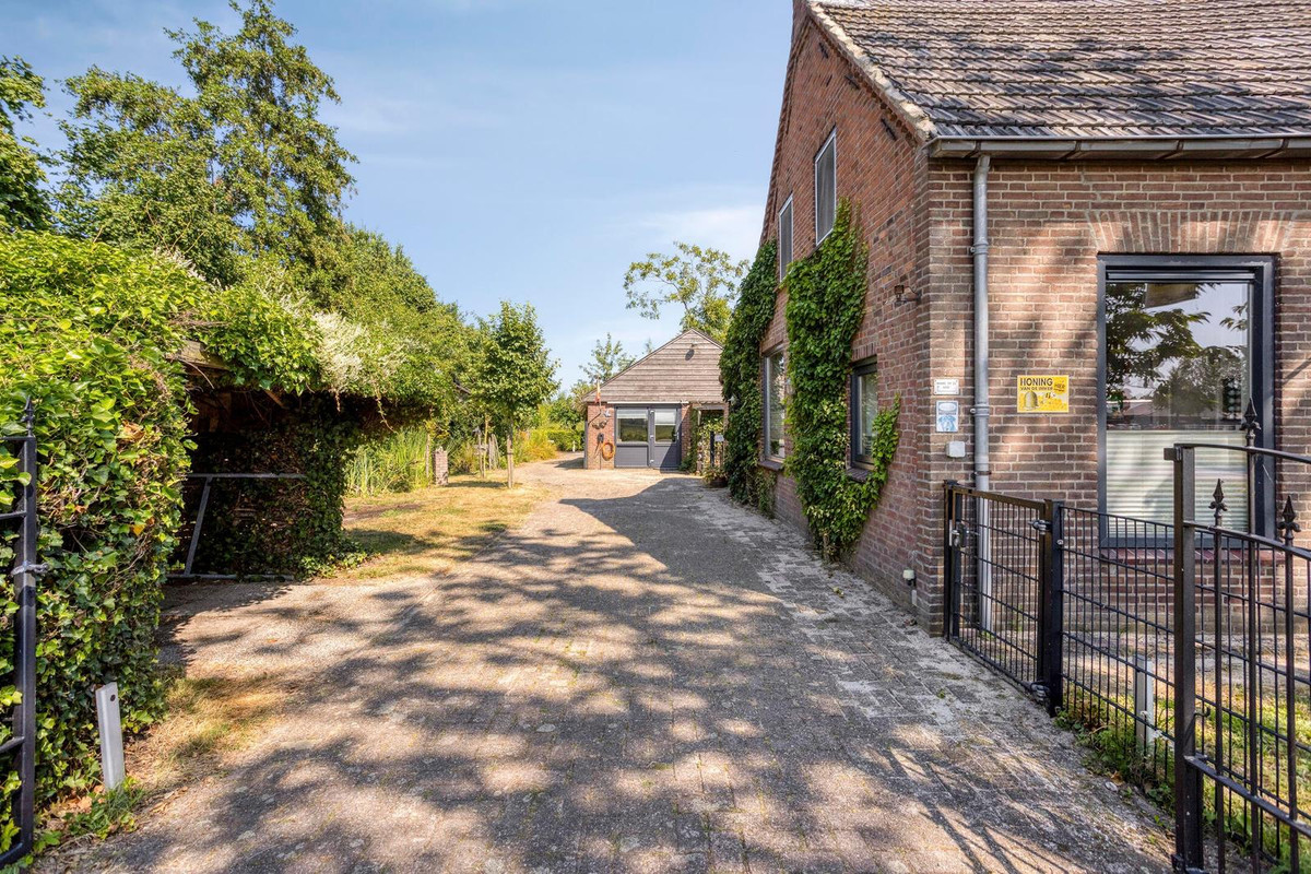 Twee-onder-één-kap te koop: Molendijk-Noord 101, Schijndel