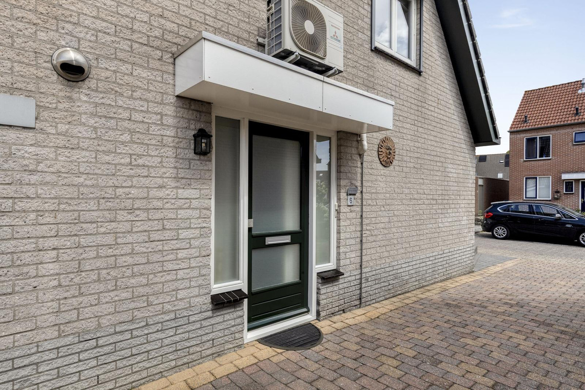 Tussenwoning te koop: Hoefijzer 6, Bergen Op Zoom