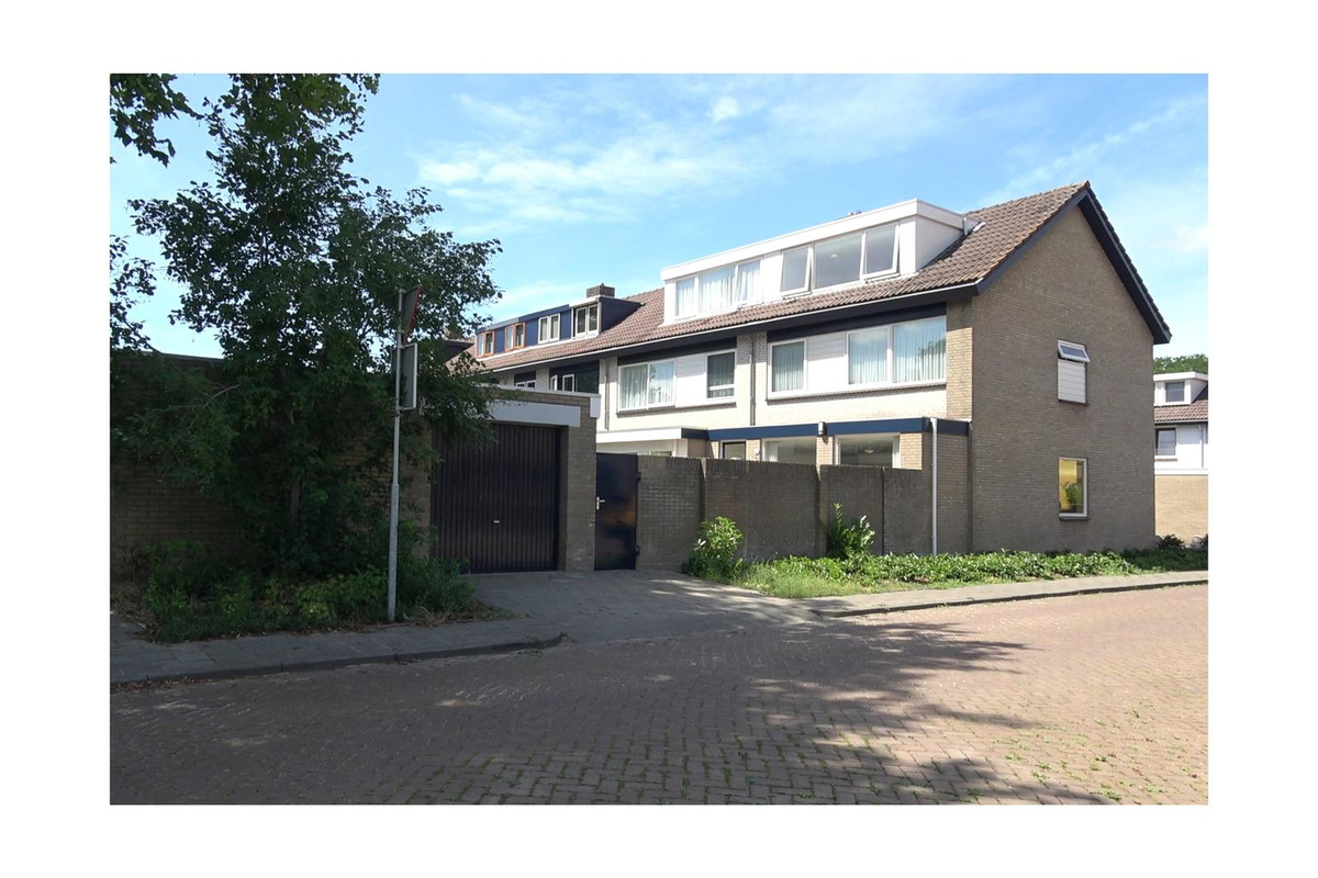 Hoekwoning te koop: Van de Zwaluwestraat 1, Made