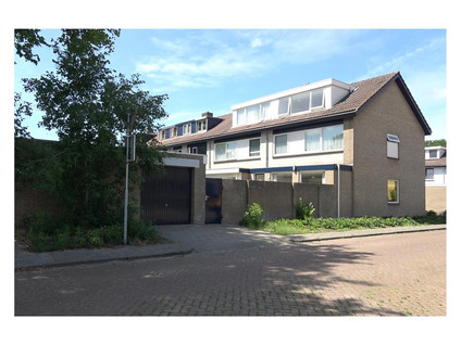 Van de Zwaluwestraat 1