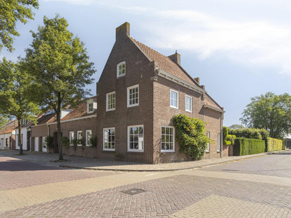 Dorpsstraat 13