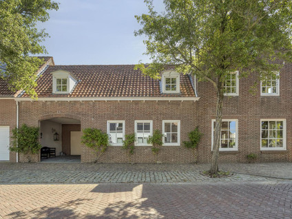 Dorpsstraat 13