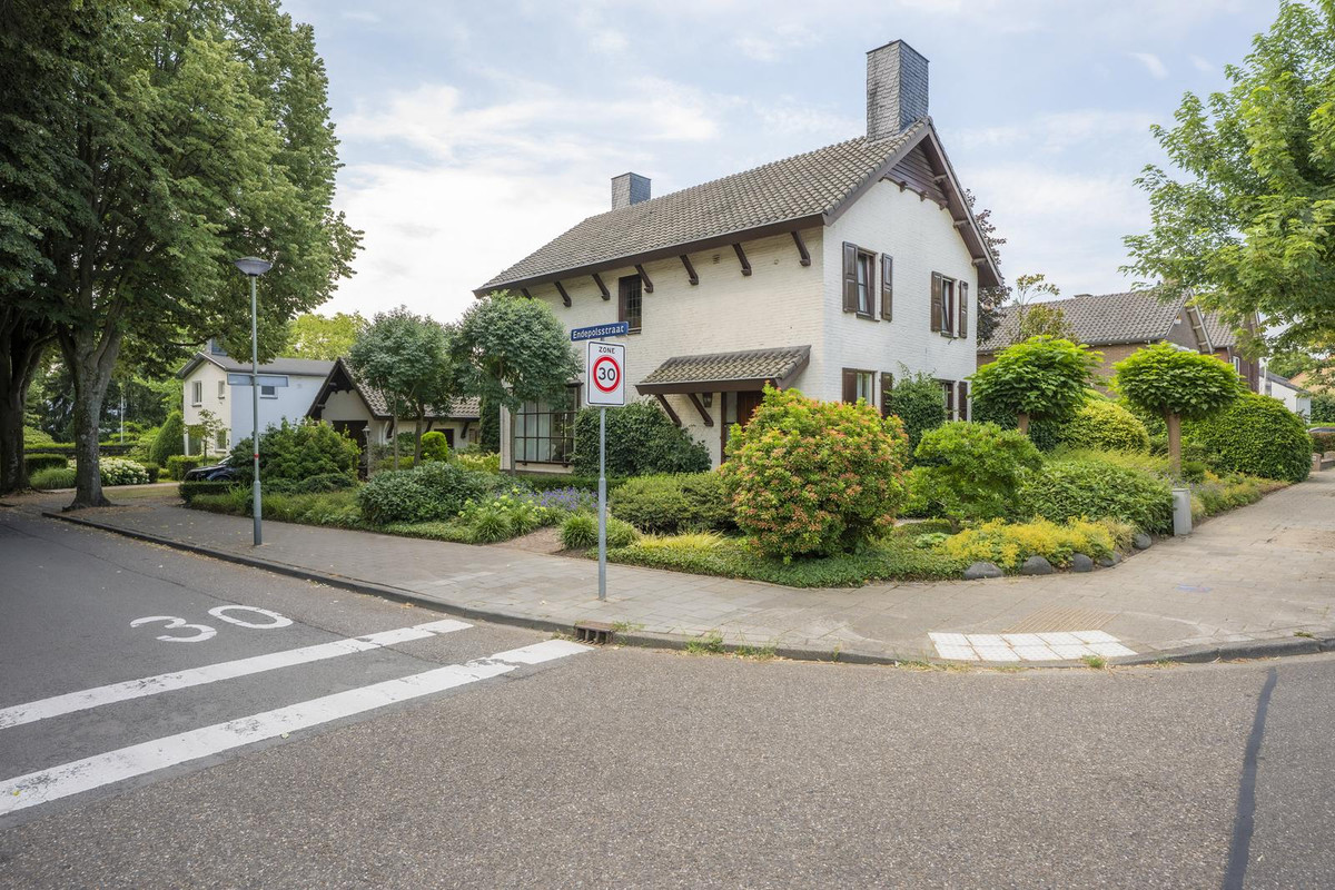 Vrijstaande woning te koop: Frans Erenslaan 67, Geleen