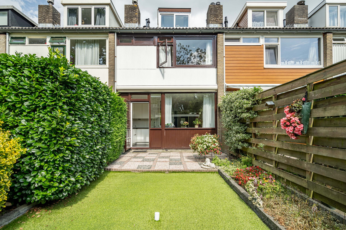 Tussenwoning te koop: Van Der Kamlaan 71, Delft