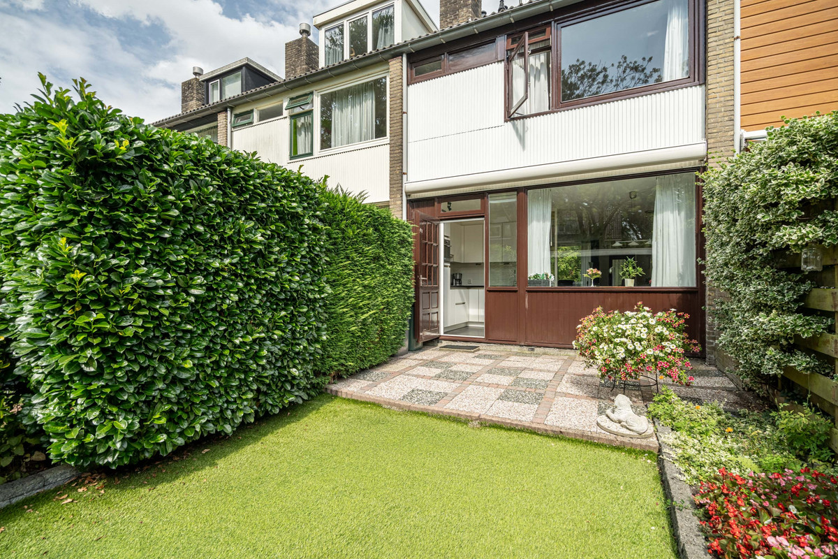 Tussenwoning te koop: Van Der Kamlaan 71, Delft