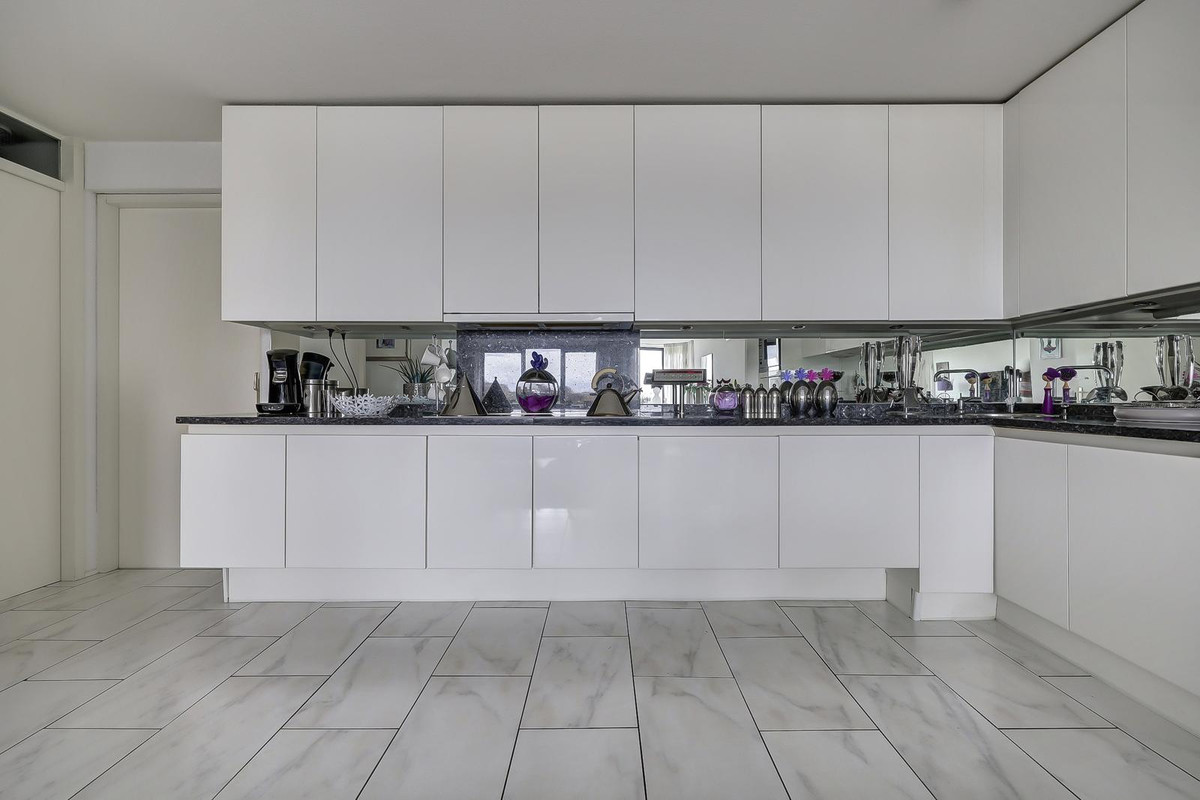 Appartement te koop: Maasboulevard 44B, Spijkenisse