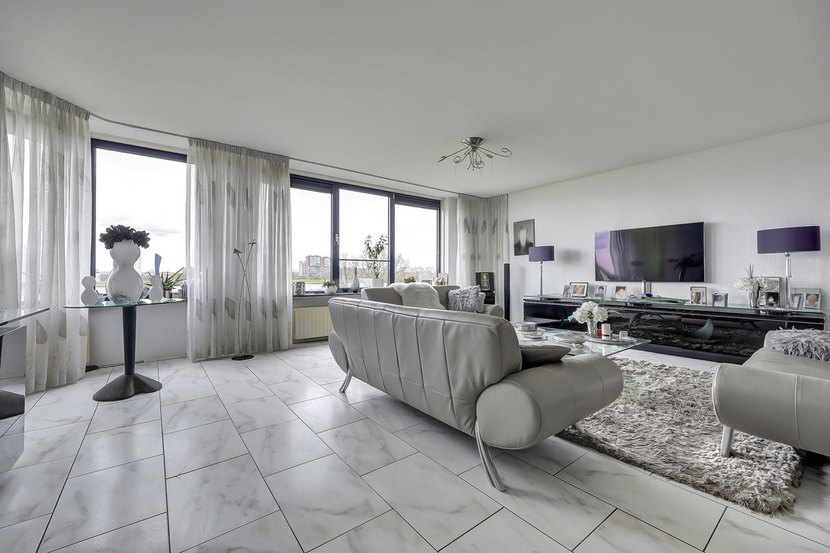 Appartement te koop: Maasboulevard 44B, Spijkenisse