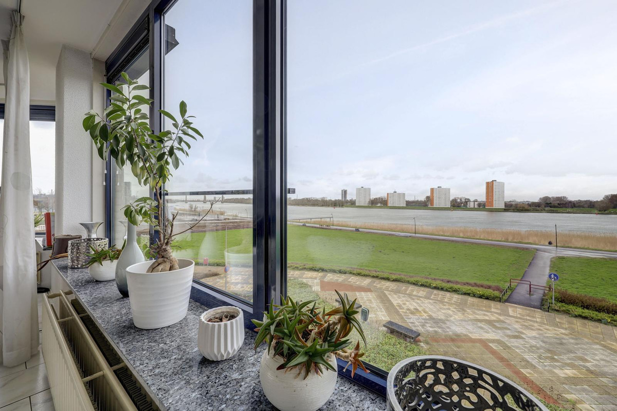 Appartement te koop: Maasboulevard 44B, Spijkenisse