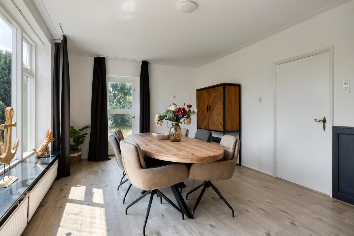 Vrijstaande woning te koop: Prins Bernhardlaan 18, Enter