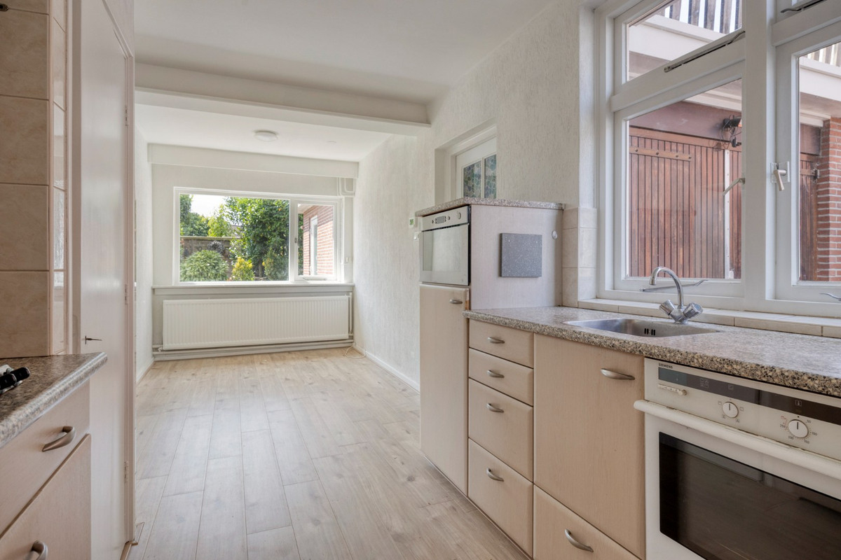 Vrijstaande woning te koop: Prins Bernhardlaan 18, Enter