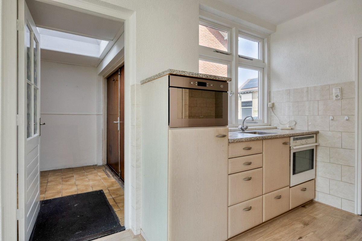 Vrijstaande woning te koop: Prins Bernhardlaan 18, Enter