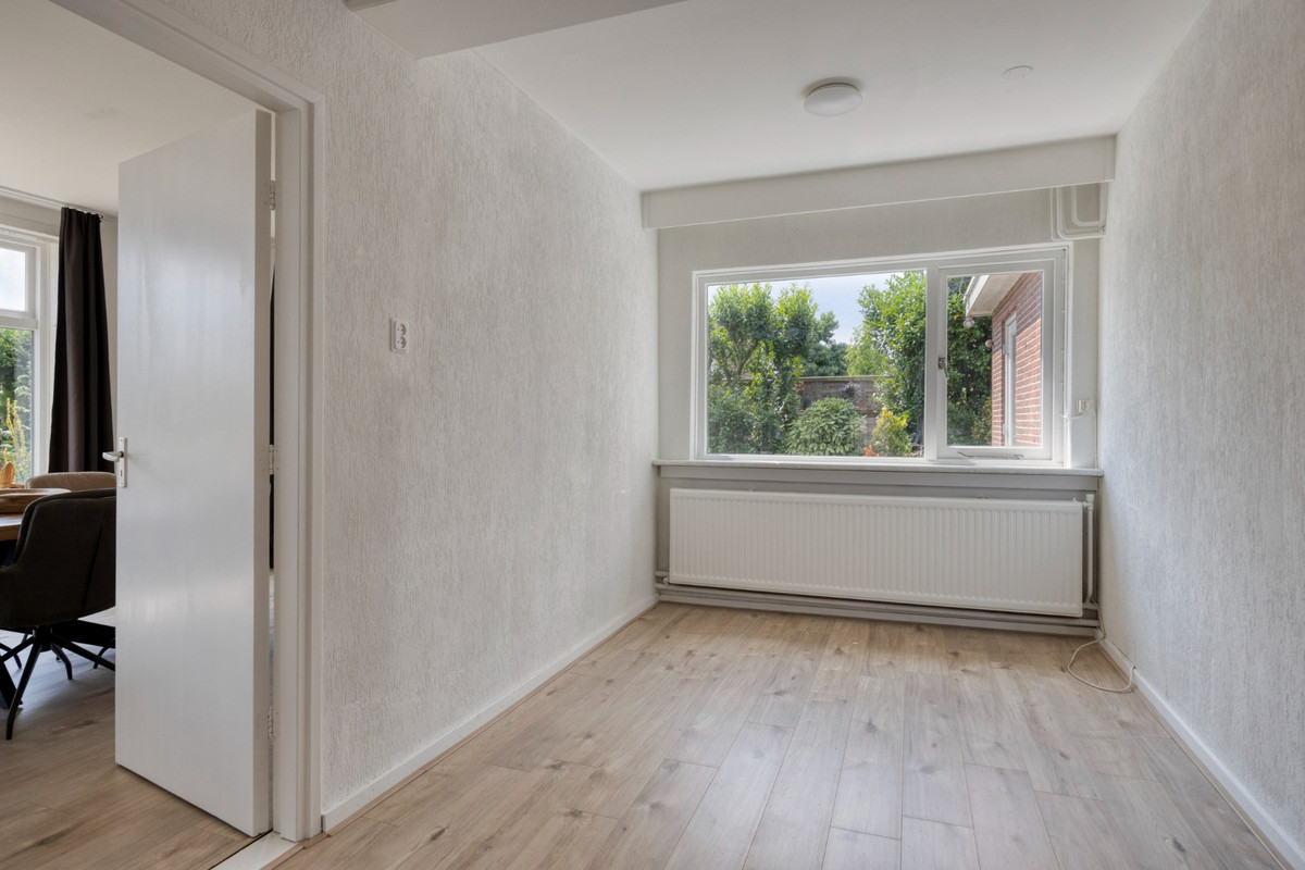 Vrijstaande woning te koop: Prins Bernhardlaan 18, Enter