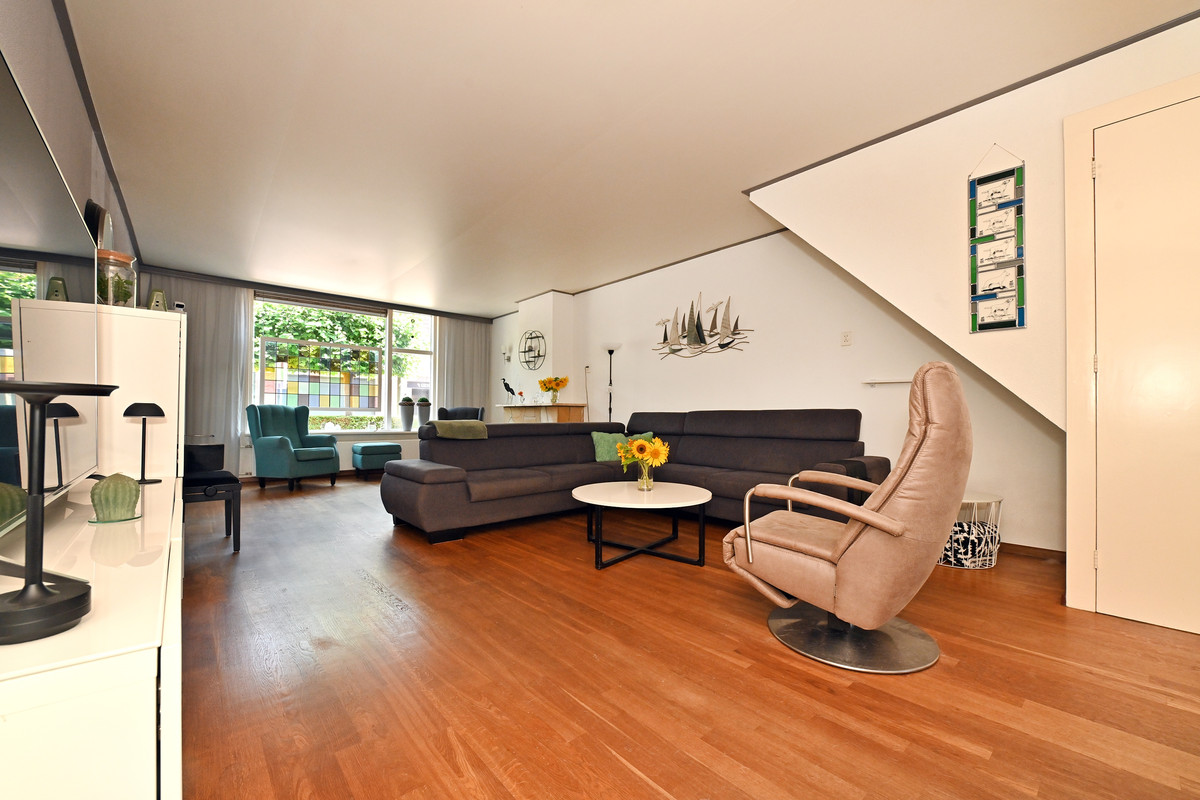 Hoekwoning te koop: Molenstraat 10, Oud-Vossemeer