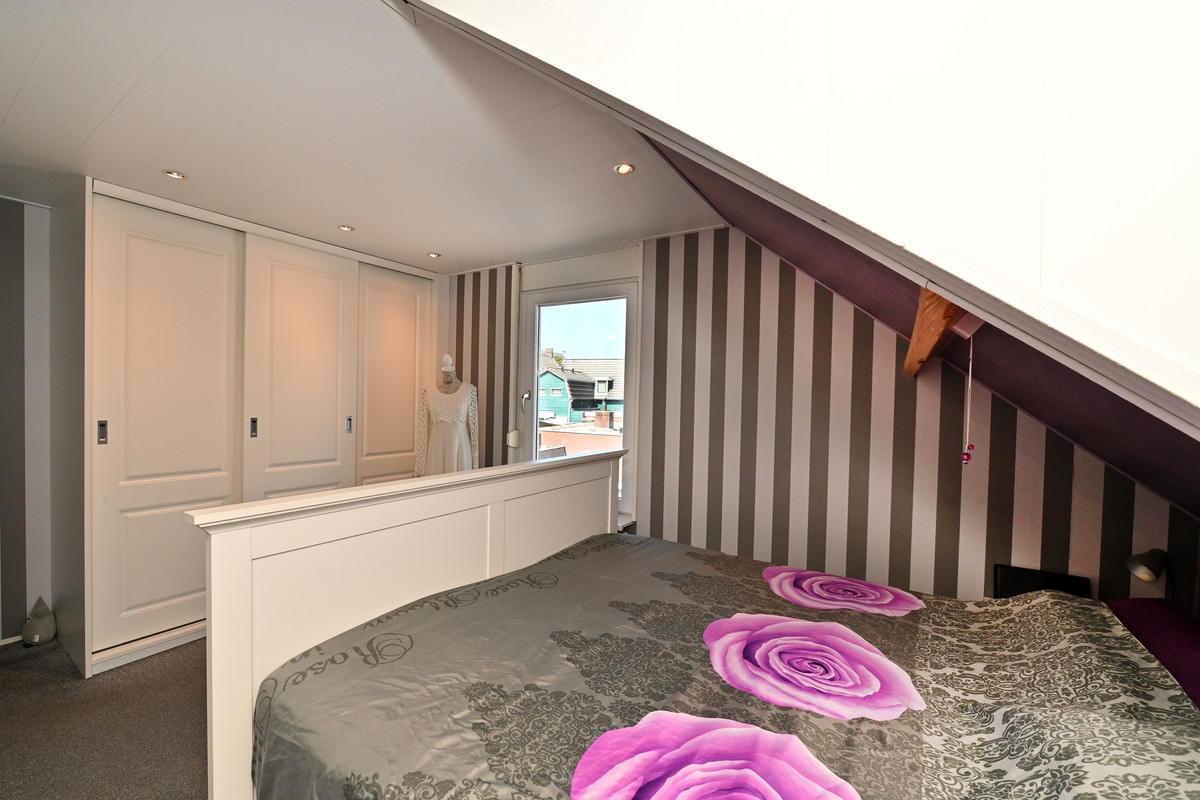Hoekwoning te koop: Molenstraat 10, Oud-Vossemeer