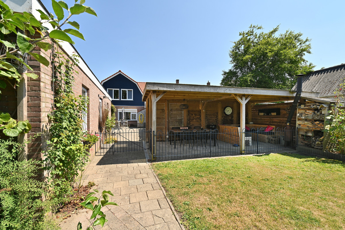 Hoekwoning te koop: Molenstraat 10, Oud-Vossemeer