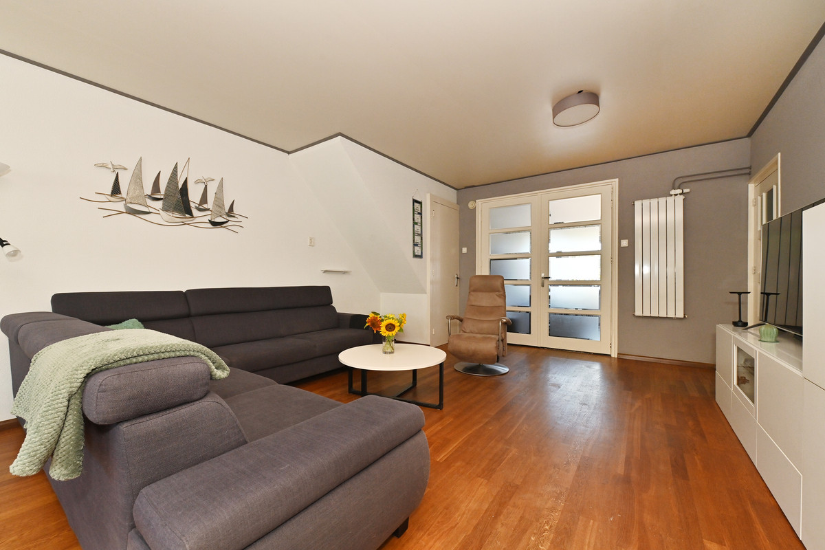 Hoekwoning te koop: Molenstraat 10, Oud-Vossemeer