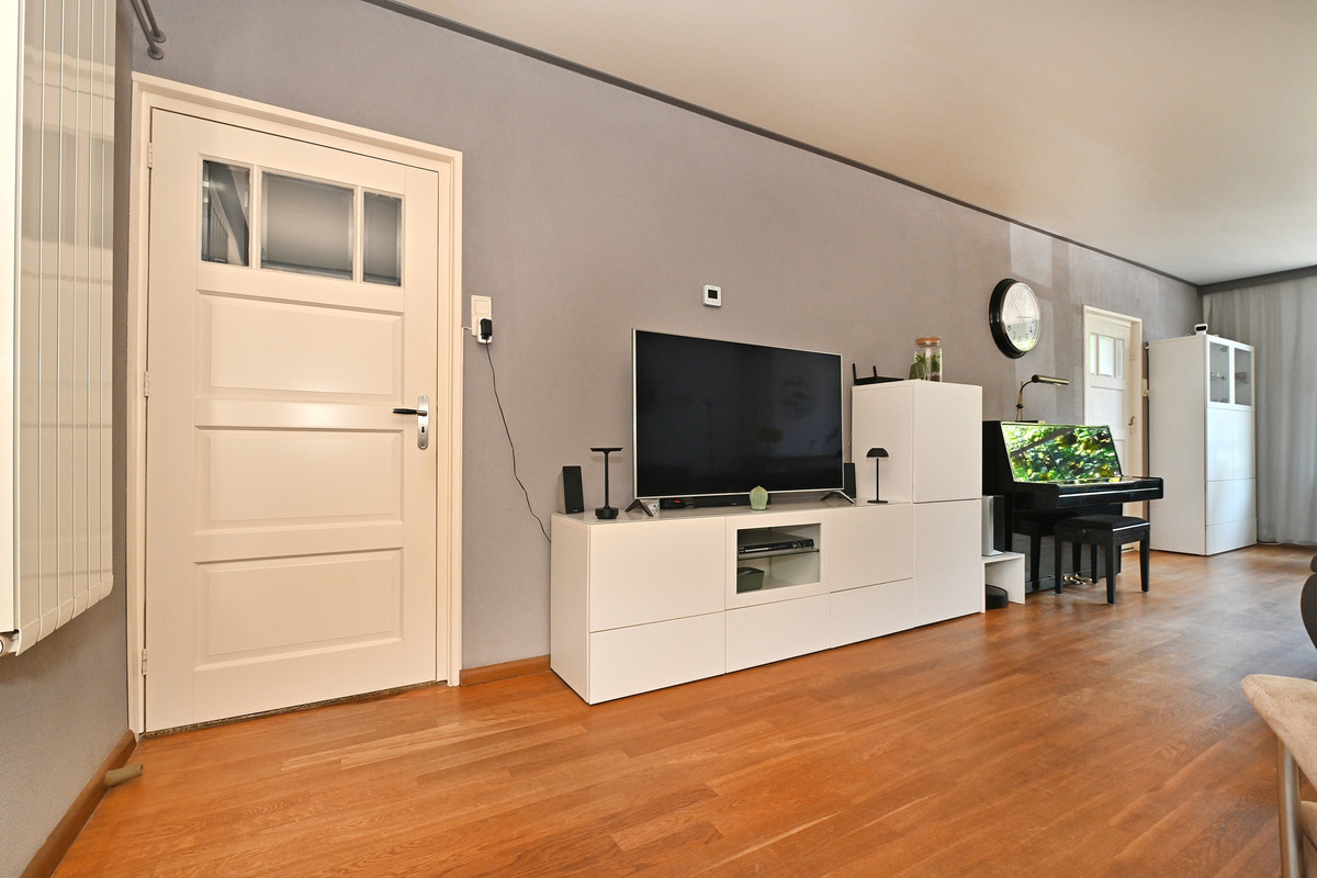Hoekwoning te koop: Molenstraat 10, Oud-Vossemeer