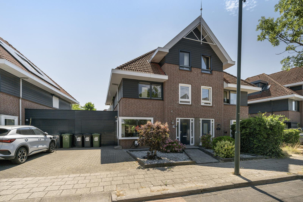 Tussenwoning te koop: Windsingel 57, Tholen