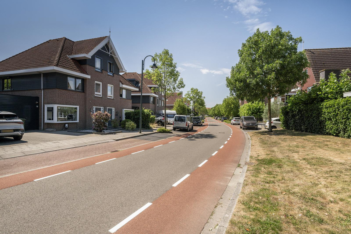 Tussenwoning te koop: Windsingel 57, Tholen