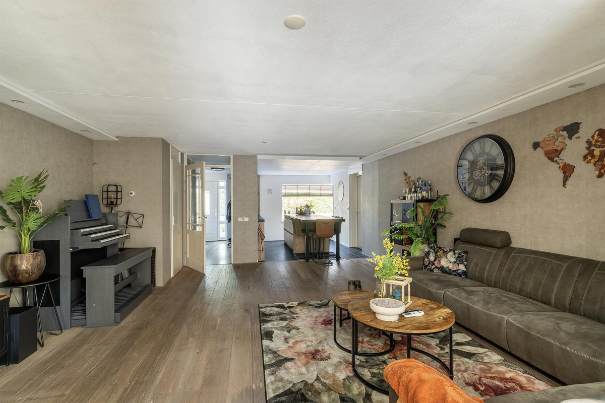 Tussenwoning te koop: Windsingel 57, Tholen