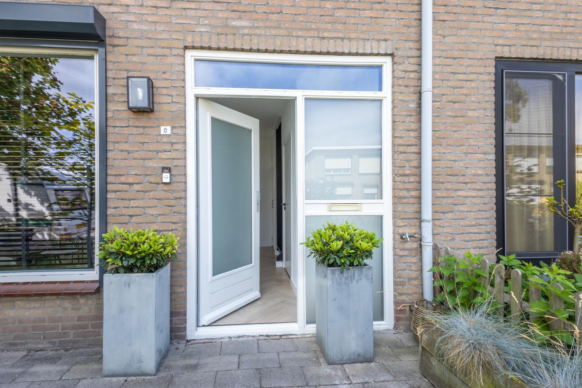 Tussenwoning te koop: Castiliëstraat 6, Philippine