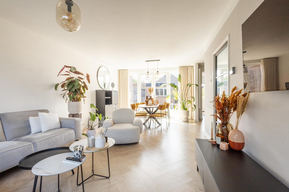 Tussenwoning te koop: Castiliëstraat 6, Philippine