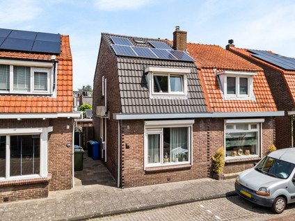Admiraal de Ruyterstraat 90
