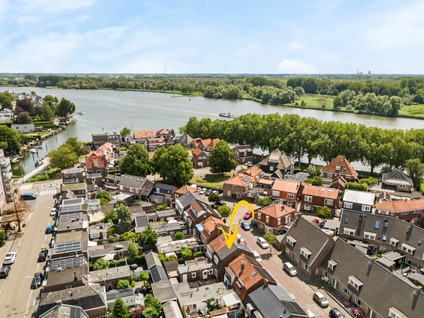Admiraal de Ruyterstraat 90