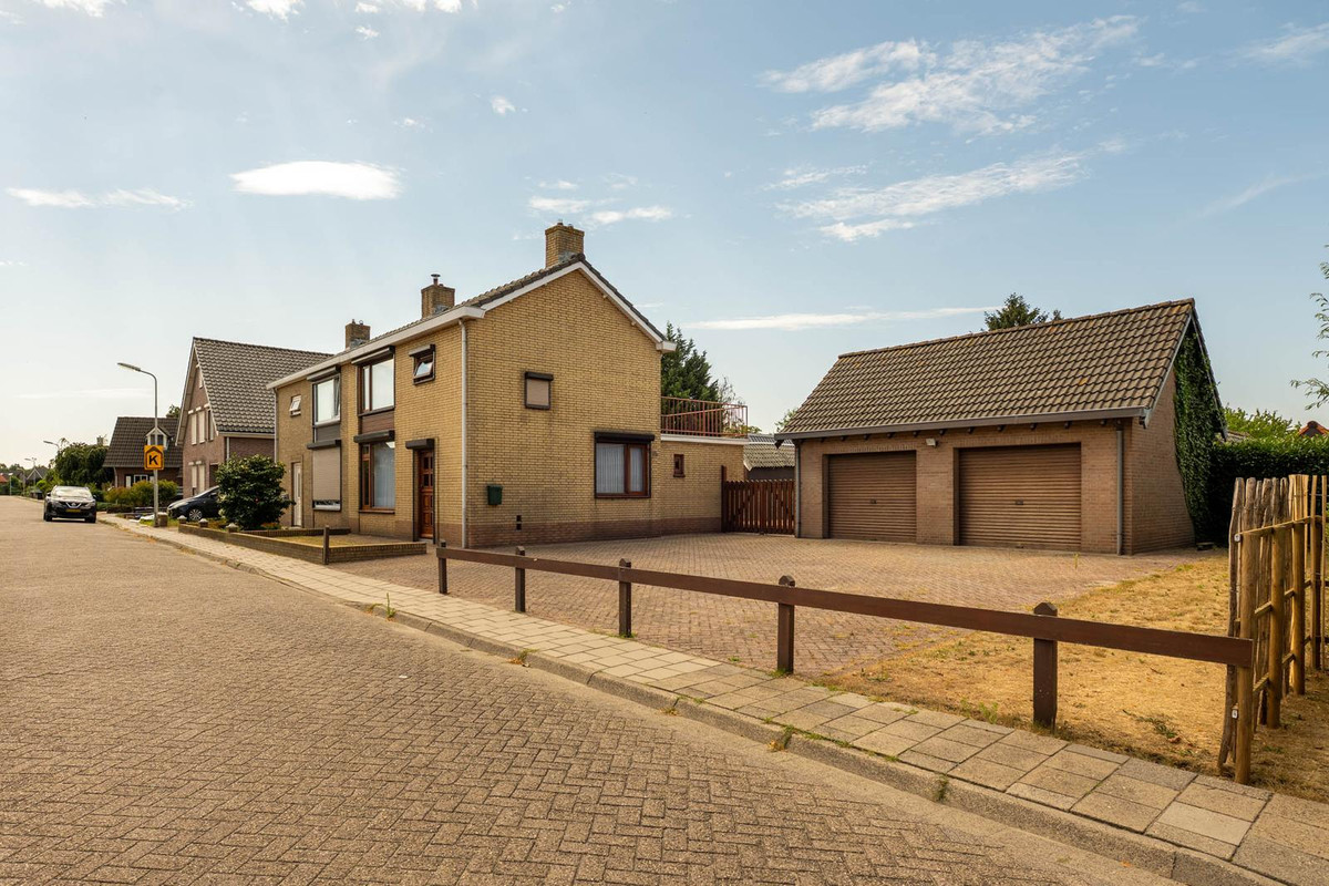 Twee-onder-één-kap te koop: Pr Hendrikstraat 43, Hoogerheide