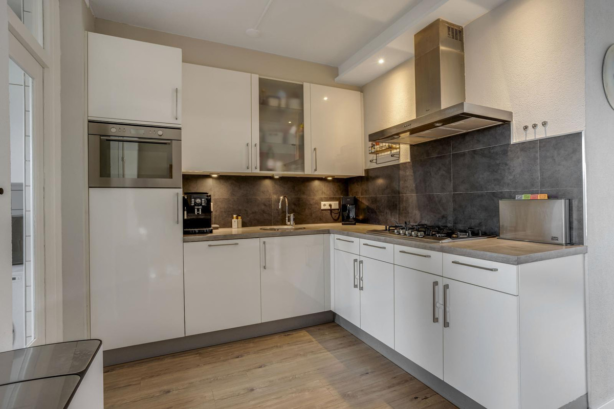 Tussenwoning te koop: Roombeekstraat 55, Enschede