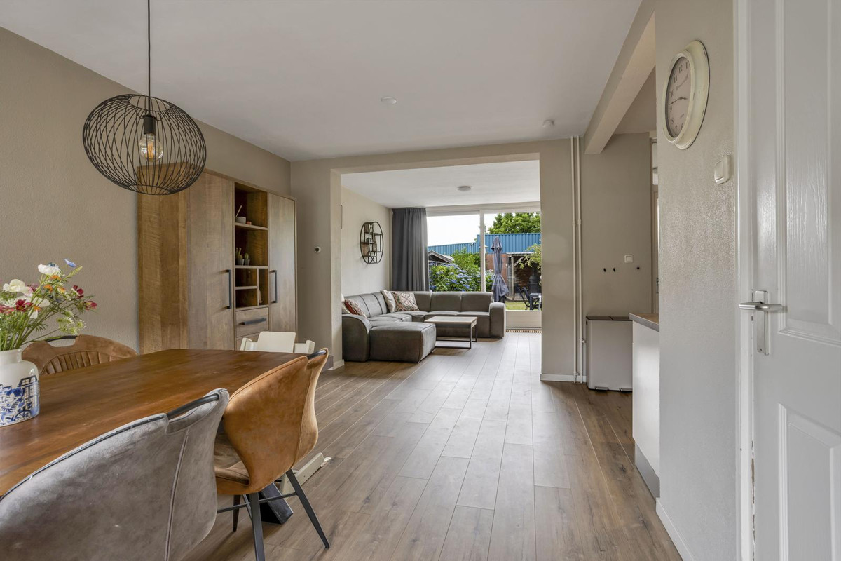 Tussenwoning te koop: Roombeekstraat 55, Enschede