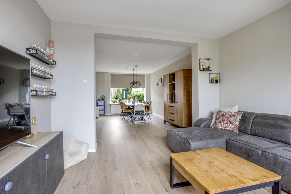 Tussenwoning te koop: Roombeekstraat 55, Enschede