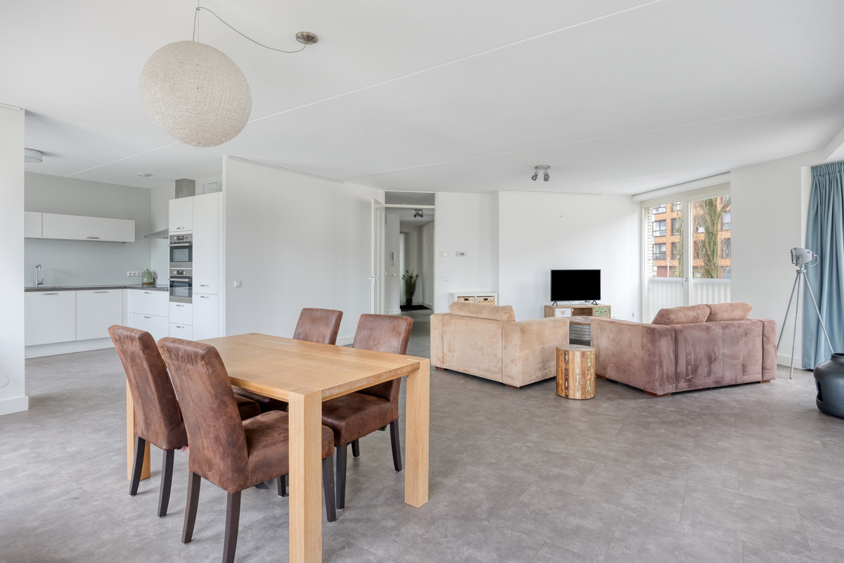 Appartement te koop: Bing Crosbypad 10, Utrecht