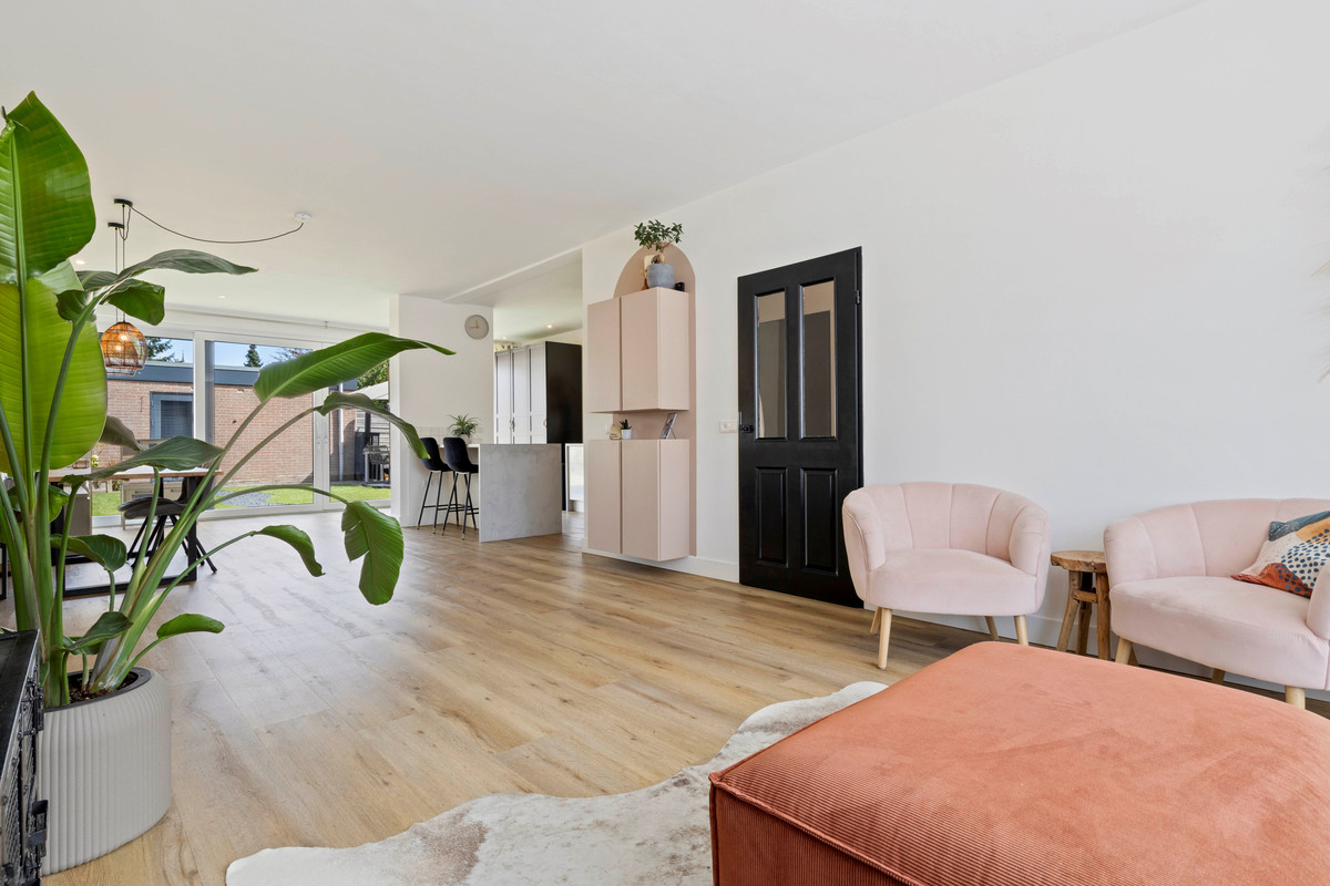 Twee-onder-één-kap te koop: Van Hushovenstraat 3, Venlo