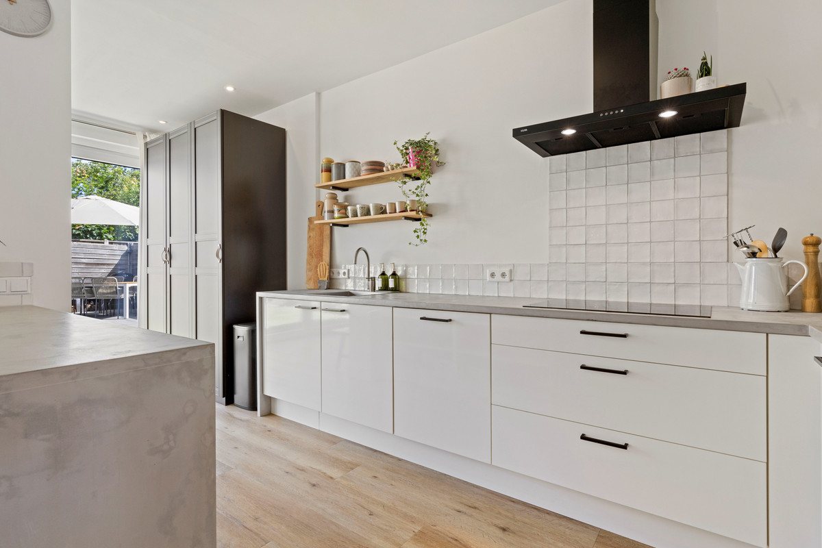Twee-onder-één-kap te koop: Van Hushovenstraat 3, Venlo