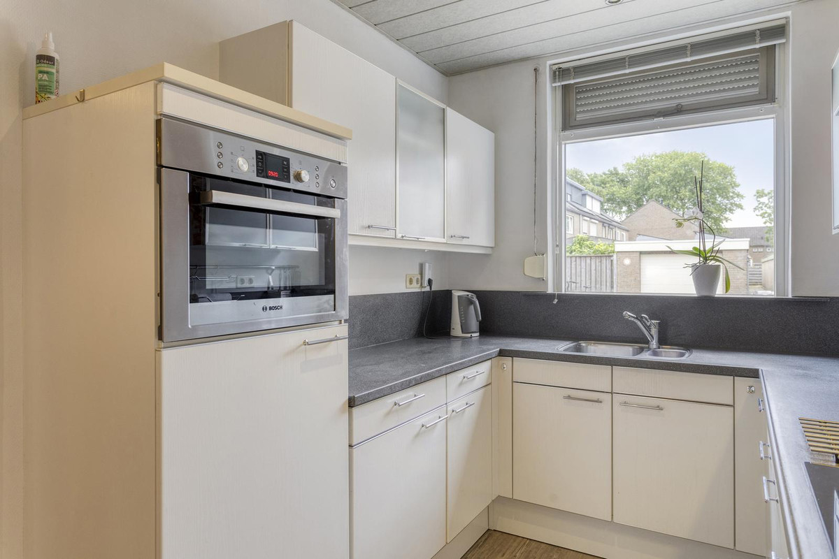Tussenwoning te koop: Gouwestraat 12, Terneuzen