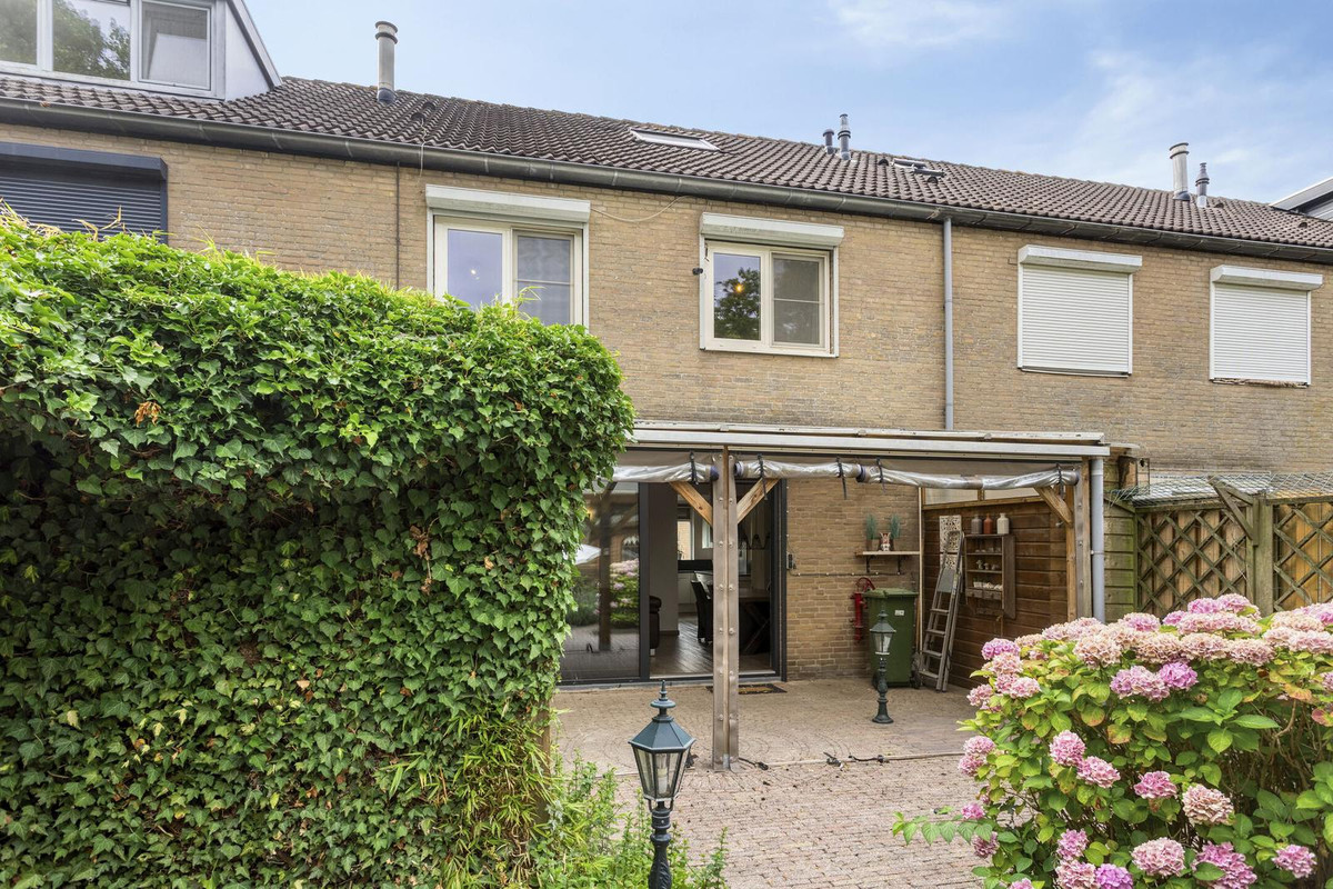 Tussenwoning te koop: Gouwestraat 12, Terneuzen
