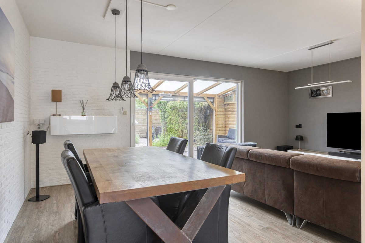 Tussenwoning te koop: Gouwestraat 12, Terneuzen