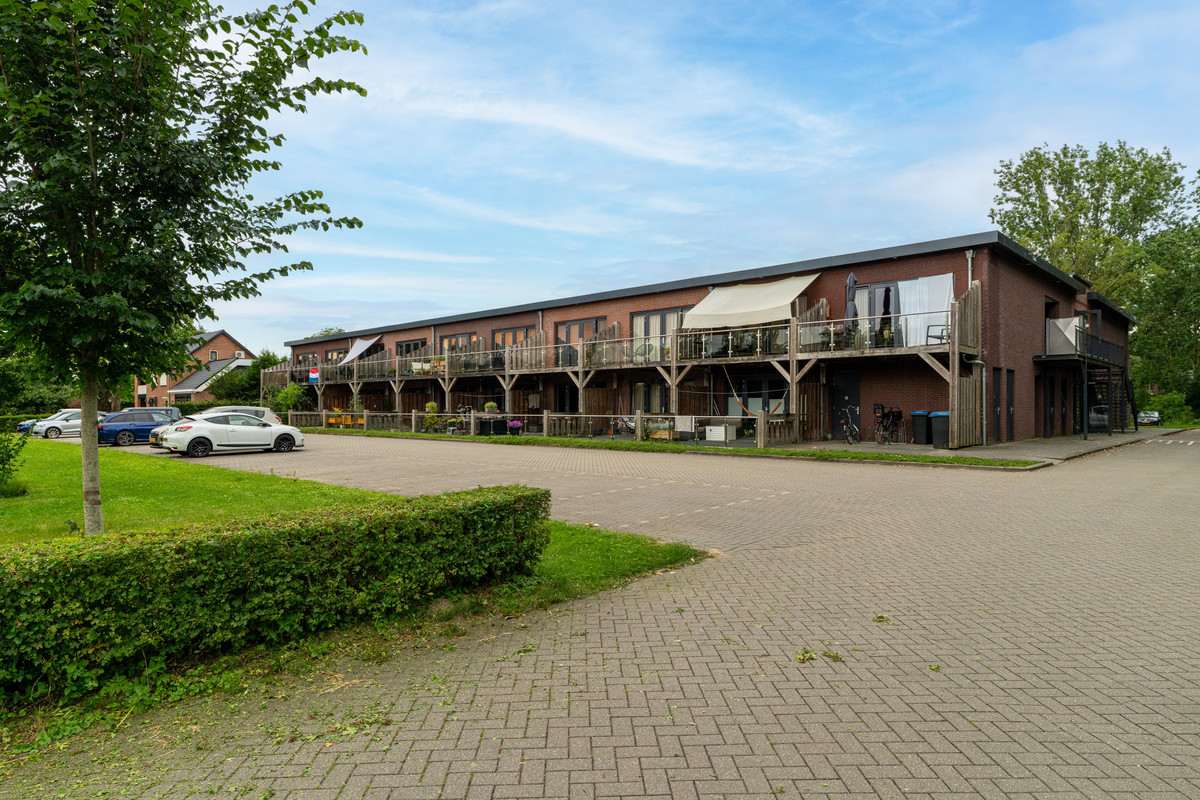 Appartement te koop: De Riethof 13, Giessen