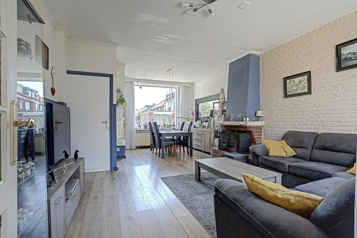 Tussenwoning te koop: Emmastraat 26, De Lier