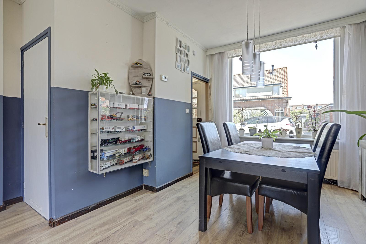 Tussenwoning te koop: Emmastraat 26, De Lier
